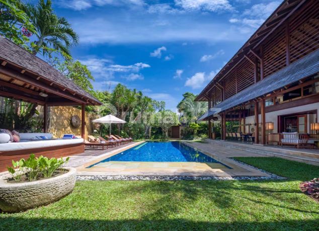 Villa Mewah di Seminyak Full Furnished 5Br, Pool Besar
