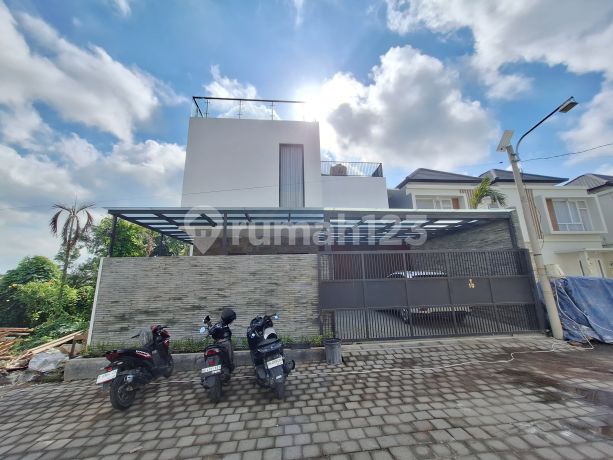 Luxury Villa Siap Huni 5 Menit ke Pantai dan Nuanu Beach Club