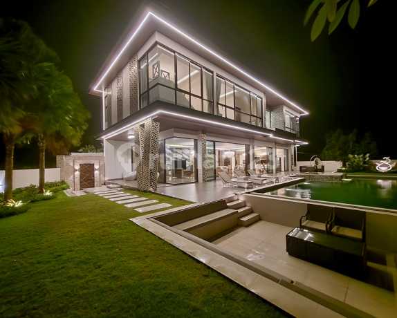 Luxury Villa 4 Lantai View Laut dan Gunung di Jimbaran
