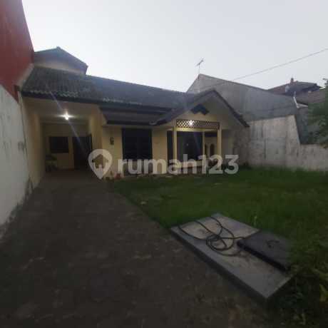 Rumah 2 Lantai di Ketintang Permai, Hitung Tanah Saja Rumah 2 Lantai di Ketintang Permai, Hitung Tanah Saja