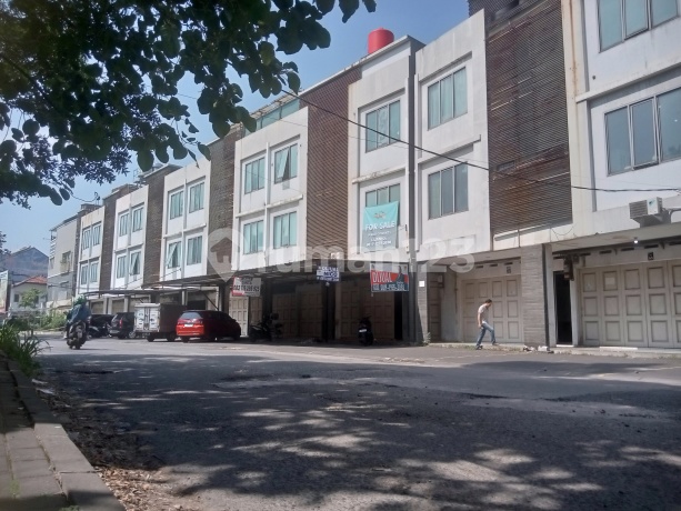 RUKO BERDERET ISTANA PASTEUR REGENCY