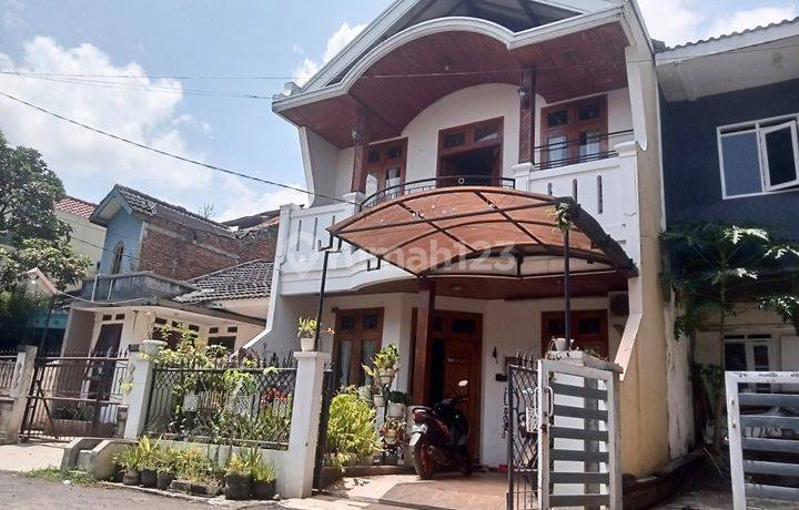 Rumah 2 Lantai Komplek Taman Cileunyi