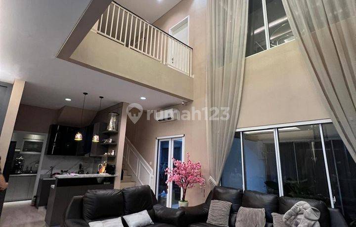 Dijual cepat Rumah mewah 2 lantai semi furnished di The Riviera Metland Purid