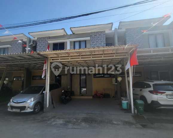 A beautiful house has been renovated in the strategic location of Magnolia Park 9, Cipondoh, Tangerang.