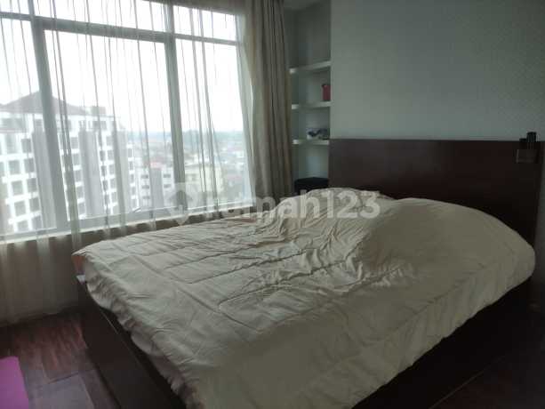 Spesialis apartemen hamptons park 2 bedroom unit besar luas 102 m2 good unit