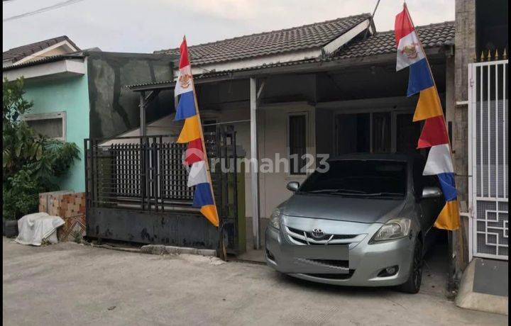 Rumah Bagus Unfurnished di Taman Puri Cendana Bekasi, Bekasi C0020