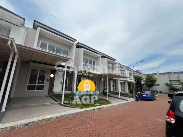 New 2-Story House with SHM in Paramount Village, Simongan, Semarang New 2-Story House with SHM in Paramount Village, Simongan, Semarang