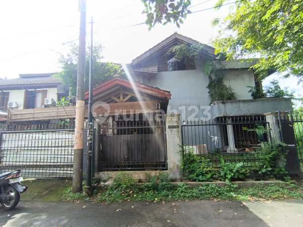 Rumah Tua di Komp Bumi Pesanggrahan Mas Petukangan Jakarta Selatan