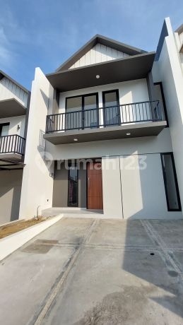 Dijual Rumah Best View Depan Taman Ditembalang Semarang Dijual Rumah Best View Depan Taman Ditembalang Semarang