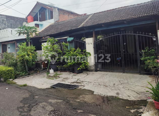 Rumah di Bintaro – Bebas Tetangga Depan Rumah di Bintaro – Bebas Tetangga Depan