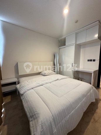 For Rent! Spacious 3 Bedroom Apartment with Balcony. Rare Unit!!