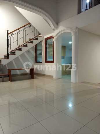 Rumah siap huni langka di dago asri, bandung