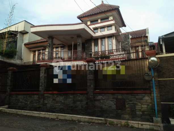 Rumah Luas Siap Huni Dekat Tol Pasteur di Mega Raya Rumah Luas Siap Huni Dekat Tol Pasteur di Mega Raya