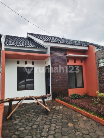 RUMAH BARU MURAH DALAM PERUMAHAN 2 KAMAR TIDUR , siap huni di GRAHA MUKTI RESIDENCE SHM Baru selangkah ke Jalan WOLTERMONGINSIDI, SEMARANG TIMUR