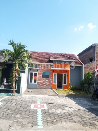 RUMAH BARU MURAH DALAM PERUMAHAN 2 KAMAR TIDUR , siap huni di GRAHA MUKTI RESIDENCE SHM Baru selangkah ke Jalan WOLTERMONGINSIDI