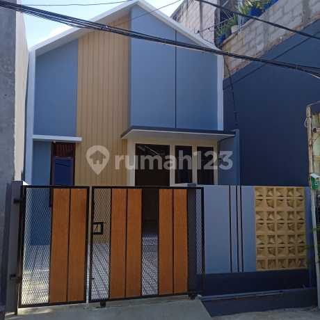 Beautiful House for Sale, Ready to Occupant, Suitable for Family, Location Villa Mutiara Gading 73255 Mia