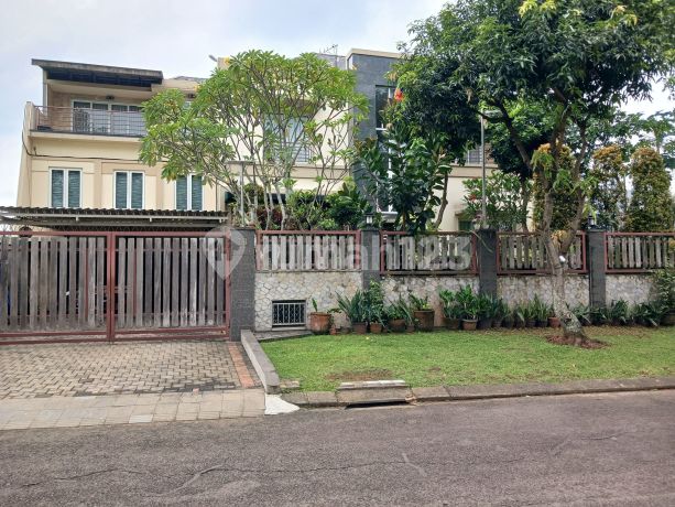 Rumah Mewah Paramount Hill Golf Dikawasan Golf Gading Serpong Rumah Mewah Paramount Hill Golf Dikawasan Golf Gading Serpong