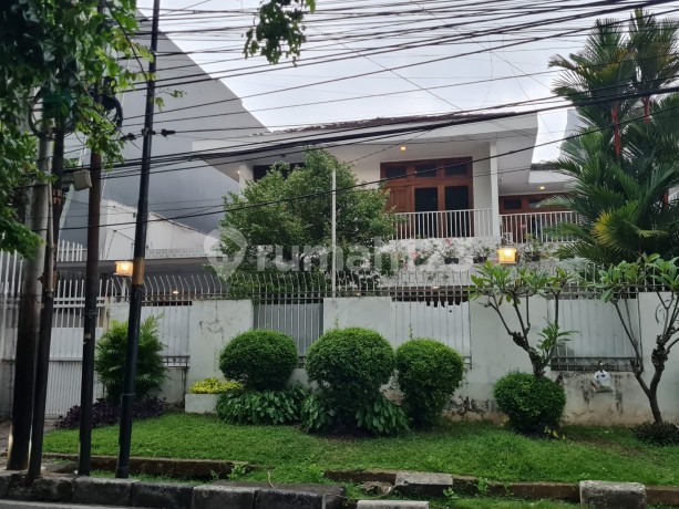 Rumah Klasik Desain Kayu Jati, Cocok untuk Usaha Tomang, Jakarta Barat Rumah Klasik Desain Kayu Jati, Cocok untuk Usaha Tomang, Jakarta Barat