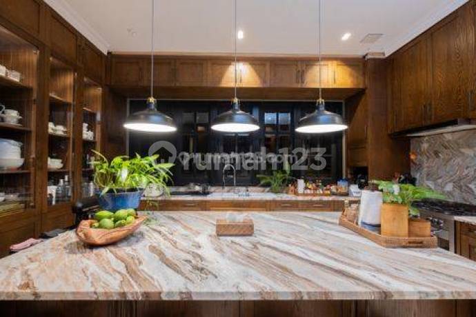 Dijual Cepat Rumah Mewah Modern di Emerald Cove Gading Serpong Dijual Cepat Rumah Mewah Modern di Emerald Cove Gading Serpong