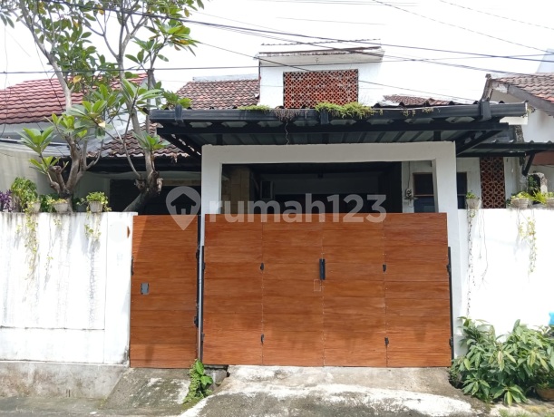 Good House SHM Near Tangsel Mayor's Office in Pamulang