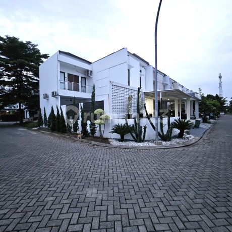 Rumah 2lt 10x15 148m private pool type 3KT Cluster Victoria Metland Cakung