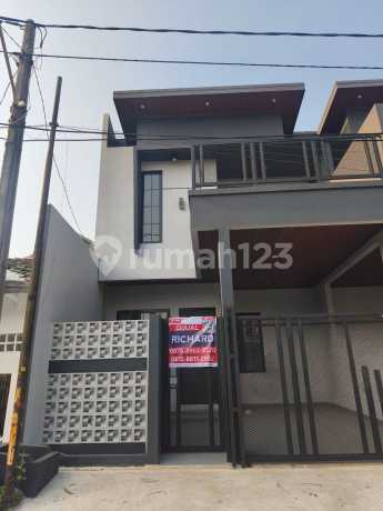 Cari Rumah Row Jalan 3 Mobil di Cluster Selangkah ke Jakarta? Ini Rumahnya Yg Kudu Kamu Kunjungi
