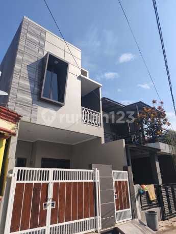 Dijual Rumah Abu Elegant 2 Lantai di Pondok Ungu Permai 