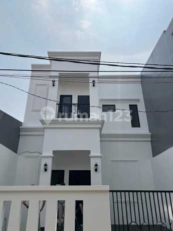 New!!! Rumah 2 Lantai di Cluster Bulevard Kota Harapan Indah New!!! Rumah 2 Lantai di Cluster Bulevard Kota Harapan Indah