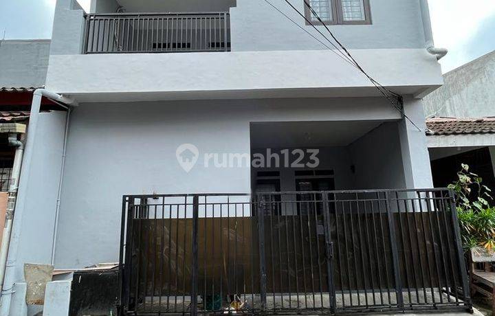 Dijual Rumah 2 Lantai Dalam Perumahan Villa Mutiara Ciputat
