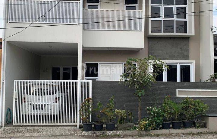 Rumah di Cimareme Indah Bandung Barat, 2 Lantai Siap Huni