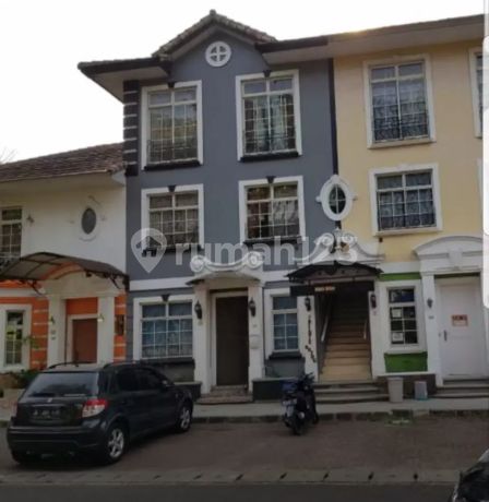 For Sale Townhouse Taman Paris Fully Furnished North Lippo Karawaci. Two Floors on Level 2 and 3.