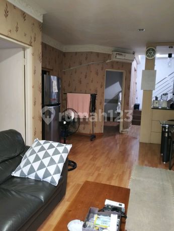 Jual Town House Taman Paris 2 Lantai Sudah Renovasi Full Furnish