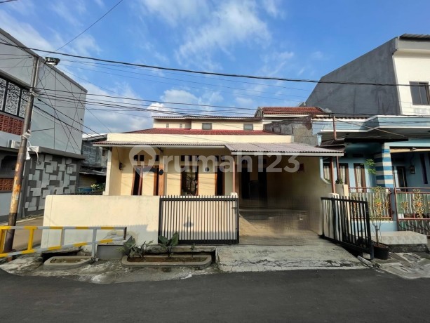 Dijual Rumah Bagus Dan Rapih di Villa Mutiara Serpong Utara. Ita Dijual Rumah Bagus Dan Rapih di Villa Mutiara Serpong Utara. Ita