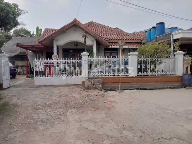 Rumah Siap Huni Tanah Luas Dekat Kopasus Batujajar Cocok Untuk Kost2an/dibangun 4 Rumah Baru/gudang Rumah Siap Huni Tanah Luas Dekat Kopasus Batujajar Cocok Untuk Kost2an/dibangun 4 Rumah Baru/gudang