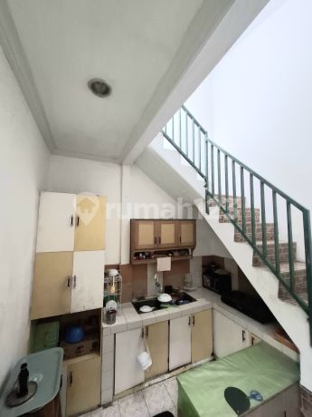 Murah Kebangetan!! Rumah Luas 160M² SHM Renov Sesuka Hati - Dekat Cendana Hills dan Cendana Nest Dekat Fasilitas Taman Bermain Area Parkir Luas - Dekat Cendana Nest, Cendana Parc, Taman Ubud Asri , Taman Ubud Kencana Dikelilingi oleh Sekolah Ternama Sph, 