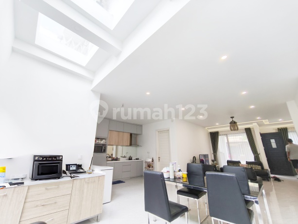 Nice House Shm Independent Building Modern Minimalist South Facing In Alam Sutera - Near Laurensia School, Sutera Feronia, Asri, Buana, Cemara, Orlanda, Leora, Victoria, Onyx, Palma, Palmyra, Renata, Alba In Alam Sutera