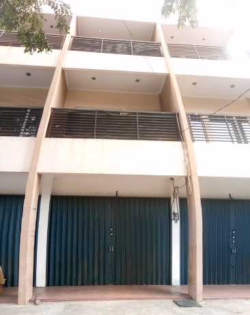 Ruko Di Cengkareng 317.0 M² Shm 3 Lantai Lokasi Bagus Parkiran Besar -akses Tol Langsung, Jalan Raya, Good Investment