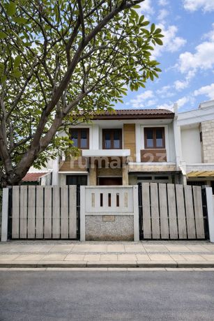 Puri Indah House Area 160 M2 - Flood-Free Location Puri Indah House Area 160 M2 - Flood-Free Location