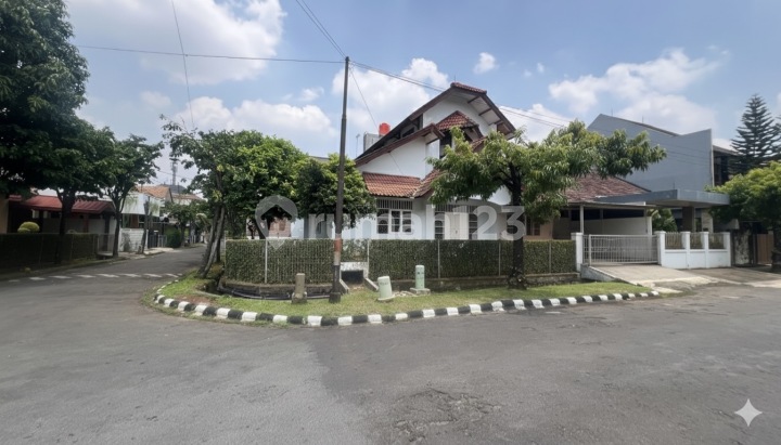 Rumah Hoek Di Pinggir Jalan Mawar Raya Kemang Pratama Bekasi Rumah Hoek Di Pinggir Jalan Mawar Raya Kemang Pratama Bekasi