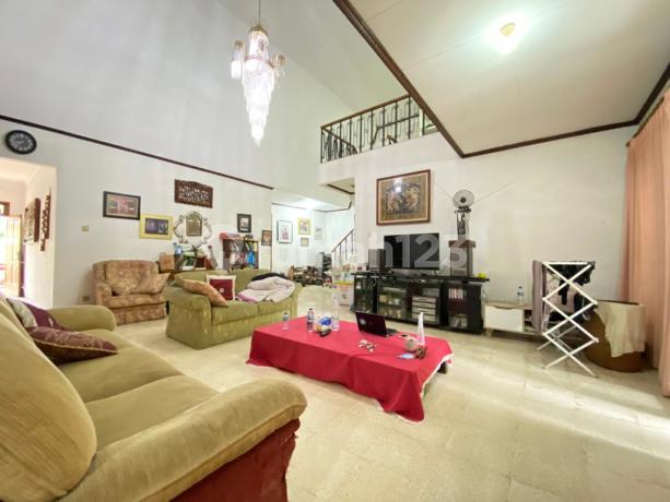 Rumah 2 Lantai Berhalaman Luas di Komplek Jati Indah – Akses Mudah ke Tol & Jakarta Selatan