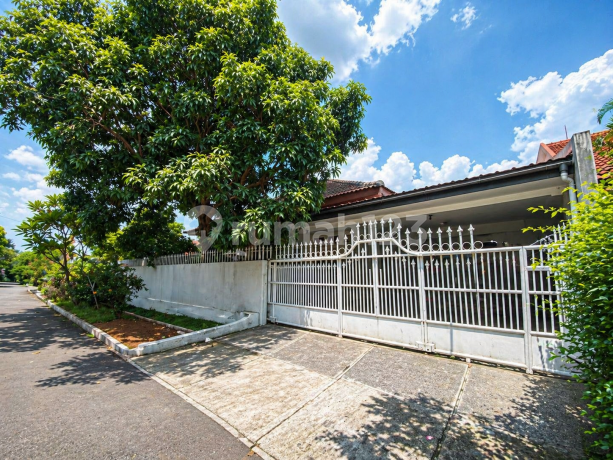 A beautiful house within a complex in Cinere