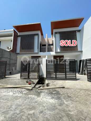 *dijual Rumah Baru Siap Huni**lokasi Sutorejo Timur Mulyorejo Surabaya*