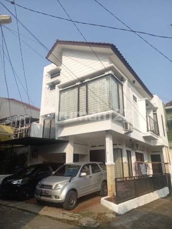 Rumah di Komplek FLO Residence Pisangan Ciputat Timur Tangsel