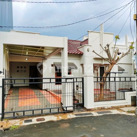 Rumah di Komplek Taman Kedaung, Pamulang Tangerang Selatan