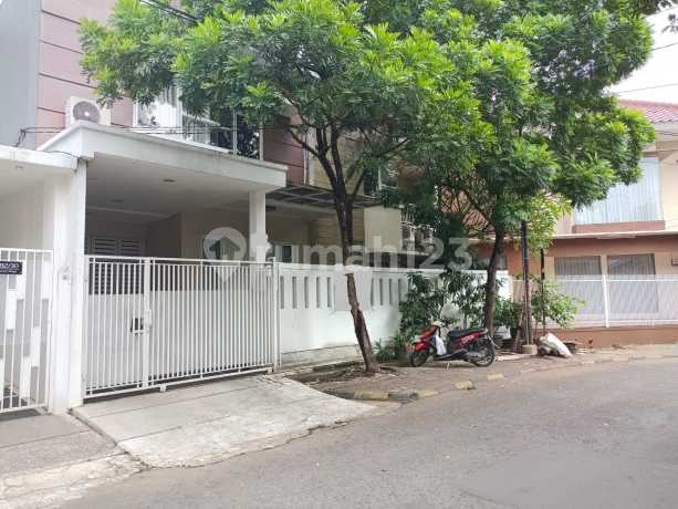 Dijual Rumah Di Komplek Perkici Bintaro Dekat Stasiun Kampus