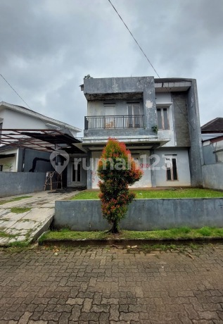 House in Villa Gunung Lestari Housing Estate, Bintaro, South Tangerang
