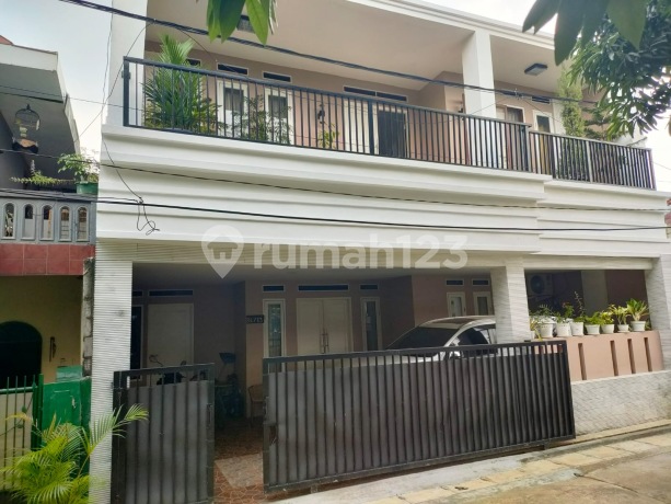 House in the Pondok Pucung Indah Housing Complex, Pondok Aren, Tangsel House in the Pondok Pucung Indah Housing Complex, Pondok Aren, Tangsel