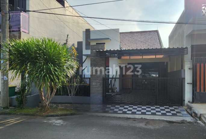 Rumah Bagus Semi Furnish Perumahan Mahkota Simprug Kota Tangerang