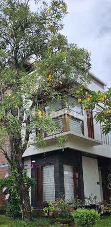 3-Story Luxurious and Nice House in Bintaro Area Ready to Occupy