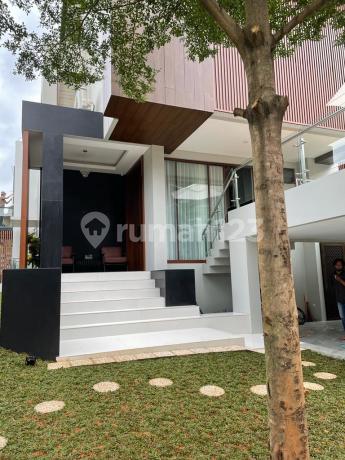 Rumah Mewah di Area Bintaro dengan Lokasi Strategis Rumah Mewah di Area Bintaro dengan Lokasi Strategis
